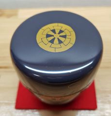 【逢絢亭・新品】茶道具 棗 中棗 紺漆塗 波車蒔絵 木質 合成漆塗 職人さん協賛シリーズ 紙箱入り