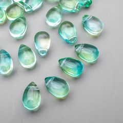 ＊40粒＊ ガラスビーズ ティアドロップ ターコイズ 横穴 クレオ 9x6mm bz283