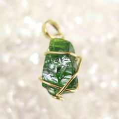 ハンドメイドペンダントトップ⭐︎シンセティックエメラルド - メルカリ