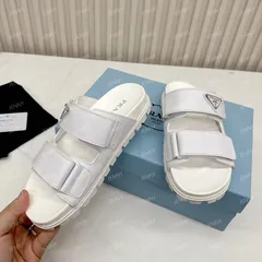 2024年最新】prada サンダル 白の人気アイテム - メルカリ