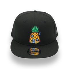 日本未発売 ニューエラ X スポンジボブ "パイナップルハウス" キャップ / NEW ERA X SPONGEBOB SQUAREPANTS "PINEAPPLE HOUSE" MESH TRUCKER 9FIFTY SNAPBACK CAP [BLACK]