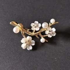 さくらの枝のブローチ／桜ホワイト白ゴールドカラー金真珠入学式卒業式にも