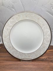 \\ノリタケ サンプル品特別価格//　新品　27cmプレート　SATIN LACE 59820/4812　サンプル品　プレート　皿　お皿　食器　洋食器　特別価格　在庫限り