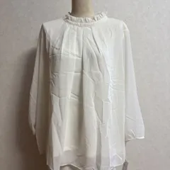 KN3235 ＊4L 大きいサイズ　フリル襟シフォン、タック、ブラウス、オフホワイトホワイ