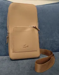 ★NA04507 綺麗！ LACOSTE ラコステ シャンタコ ボディバッグ ベージュ