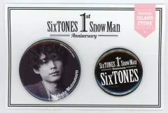 【中古】バッジ・ピンズ [台紙付き] 松村北斗(SixTONES) 缶バッジセット(2種) 「SixTONES Snow Man 1st Anniversary」