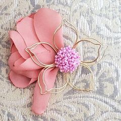 ヘアクリップ ヘアピン ピンク ワイヤー×ビーズ×シフォン 大人可愛い 大きめ 花 上品 エレガント 使い方簡単 簡単ヘアアレンジ 韓国風 おしゃれ 大人 結婚式 お呼ばれにも 高級感 コサージュ シンプル ロング ミディアム ショートでも使いやすい