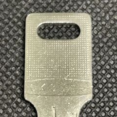 オフィス家具　鍵　中古　オカムラ　OK3575　書庫　ロッカー　デスク　メーカー純正