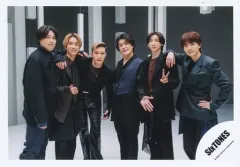 【中古】生写真(ジャニーズ) SixTONES/集合(6人)/横型・膝上/シングル「CREAK」MV＆ジャケ写オフショット/公式生写真