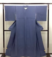 正絹お召し　袷　片身替わり　モノトーン　細縞紋　稀少　粋な着物 未使用品 小紋 袷 着物 正絹 絹 黒 × 濃藍 ぼかし染 地紋 縞 一蔵 扱い