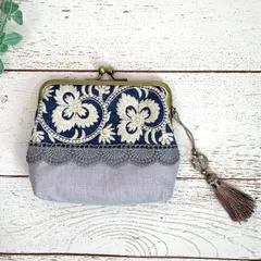 刺繍リボンがま口ポーチ