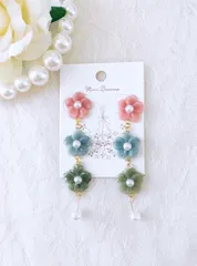プルメリアのお花3連耳飾り(pink×blue×green)