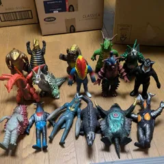 ウルトラマン　フィギュア　ソフビ　昭和レトロ　怪獣　怪人　特撮　おもちゃ　まとめ ウルトラマン（昭和レトロカラー）」や、人気怪獣4体をセットにした