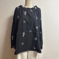 KN3248 ＊4L 大きいサイズ　 トップス 長袖 ブラウス チュニック花柄、刺繍、シャーリングブラウス