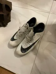 ナイキ マーキュリアルヴェイパー10 HG CR7 27㎝　お値下げ ナイキ マーキュリアルヴェイパー10 HG CR7 27㎝ お値下げ