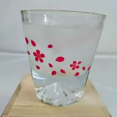 ♥【新品・未使用】丸モ高木陶器　冷感桜　江戸硝子　富士山ロックグラス　17度以下で桜模様が色づく　専用箱・専用袋付き 《NO 00843》