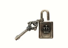 ジャスティンデイビス JUSTIN DAVIS ROCK＆KEY ロック キー 南京錠 鍵 クラウン 王冠 ペンダント トップのみ J.D. 銀 メンズジュエリー・アクセサリー ペンダントトップ ワンポイント シルバー 104A-24