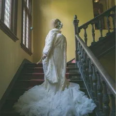 実例写真！チュール打掛 薄シャンパンの色 ソフトチュール 打掛 着物 オーバードレス レース羽織 お色直し 精緻な刺繍 大人婚 舞台ステージ 時代劇用演劇 芝居 芸者 浴衣