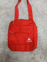 le coq sportif(ルコックスポルティフ) レッド ストレージ ちゃんちゃん クロスバッグ