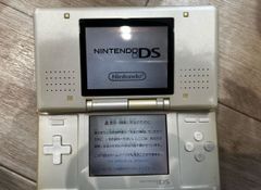 【ソフト付き】Nintendo 任天堂 DS ホワイト ニンテンドーDS