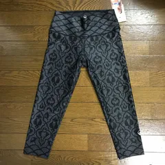 inner fire ヨガレギンスカプリ丈 Trellis柄