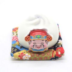 肉まんに入った財神 置物 座布団付き 樹脂製 6cm フルカラー彩色