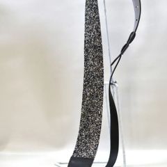 当店オリジナル 国内生産　ハンドメイド　ギターストラップ　グリッダー（輝石)ブラック/シルバー　革：ブラック　ステッチ：黒