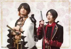 【中古】生写真(男性) 伊万里有(長曽祢虎徹)・佐藤流司(加州清光)/横型・膝上・キャラクターショット/「ミュージカル 『刀剣乱舞』 ～幕末天狼傳 2020～」ランダムブロマイド 戦闘ver.