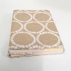 STB4 ハンドメイド　文庫本　ブックカバー　北欧　リングフラワー　ベージュ