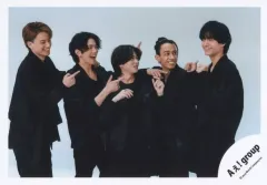 【中古】生写真(STARTO) Aぇ! group/集合(5人)/横型・膝上/「Aぇ! group Debut Tour ～世界で1番AぇLIVE～」グッズオフショット/公式生写真