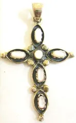 クロス・十字架のペンダントトップ　（ピンクシェル付き）　シルバー925