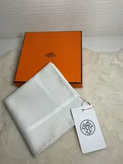 新品■未使用■ HERMES エルメス グリクレール コットン100％ スカーフ ハンカチ ハンカチーフ グレー系 FJ3018