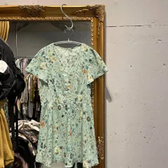 F ビューティーアンドユース BEAUTY&YOUTH　花柄 ブラウス シャツ グリーン　半袖　お呼ばれ　デート　オフィスカジュアル　食事会　可愛い　お出かけ　上品