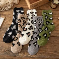 レオパード柄　もこもこソックス　ヒョウ柄　靴下　ルームソックス　暖かい　防寒　ナイトソックス 冬　冷え性　女性　フリーサイズ　ふわふわ　５色セット