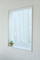 防炎小窓用カーテン　約巾100cm×丈90cm　ホワイト　安心　日本製（kaei-58675B-90）　＜カフェカーテン 人気 小窓 出窓 目隠し カーテン インテリア トイレカーテン＞