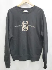 SCULPTOR 刺繍ロゴ トレーナー SCULPTOR（スカルプター）の「SATIN APPLIQUE SWEATSHIRT/サテン