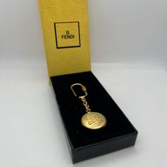 未使用品）FENDI キーホルダー ズッカ柄 ゴールド シルバー - メルカリ