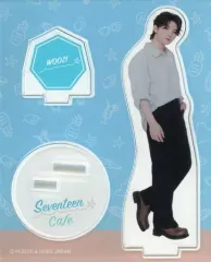 【中古】アクリルスタンド・アクリルパネル ウジ アクリルスタンド 「SEVENTEEN CAFE 2023 ～BEACH VACATION～」