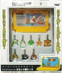 【中古】キーホルダー・マスコット(キャラクター) スーパーマリオブラザーズ フィギュアマスコットイン カセット型ケース (ルイージセット)