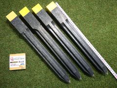４本セット プラスチック境界杭 約45×45×45.5cm 測量杭 クイ 中古 現状品
