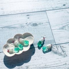 クリームソーダの空のカプセル(メロン)ピアス 1錠