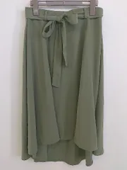 ◇ ◎ COMME CA ISM コムサイズム ウエストリボン付き 膝下丈 フレア スカート グリーン系 レディース P  【中古】 【1212140003707】のサムネイル