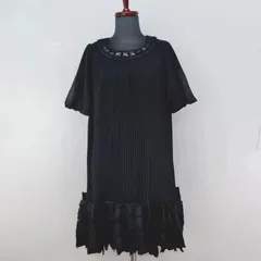 BCBG MAXAZRIA　M サイズ　ワンピース　シフトドレス　ブラック　パフスリーブ　プリーツ　ビーシービージーマックスアズリアのサムネイル