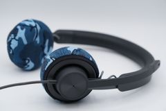 Logicool Zone Wired のイヤーパッドの保護・修理に mimimamo スーパーストレッチ・ヘッドホンカバー （サイズ：M、色：オーシャン、型番：MHC-001-CO）