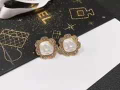 【今日特価】Chanel シャネル ヴィンテージ ダブル C イヤリング
