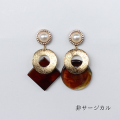 大人なモダンピアス　B-032