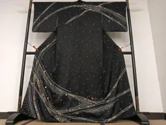 平和屋着物●訪問着　駒刺繍　絞り　鬘帯花宝尽くし文　黒地　金彩　正絹　逸品　AAAW9242zg