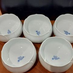 有田焼　高山窯　小鉢　花形　５客
