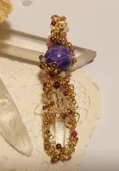 高品質　チャロアイト（１２ｍｍ）×水晶原石　剣型ペンダント