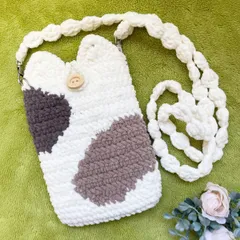 編み物　猫 ふわふわ 三毛猫 スマホショルダー ポーチ 小物入れ　内布付き